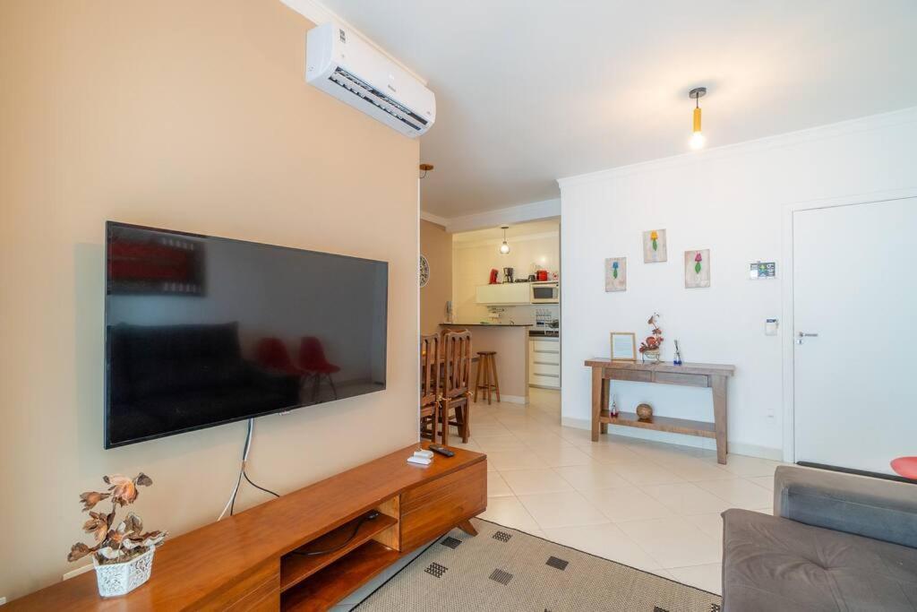 Confortavel Grande Apartamento