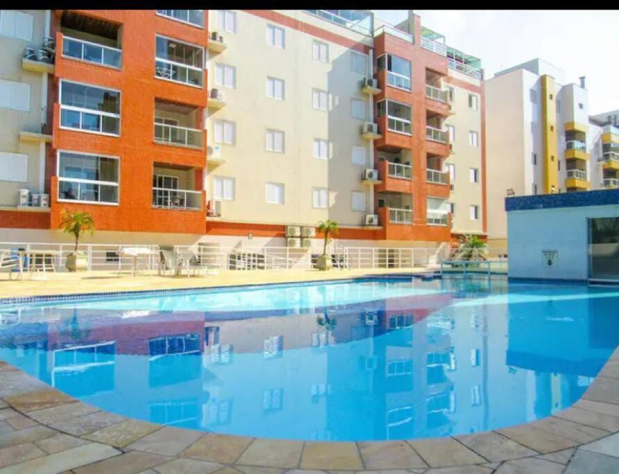 Confortavel Grande Apartamento Ubatuba